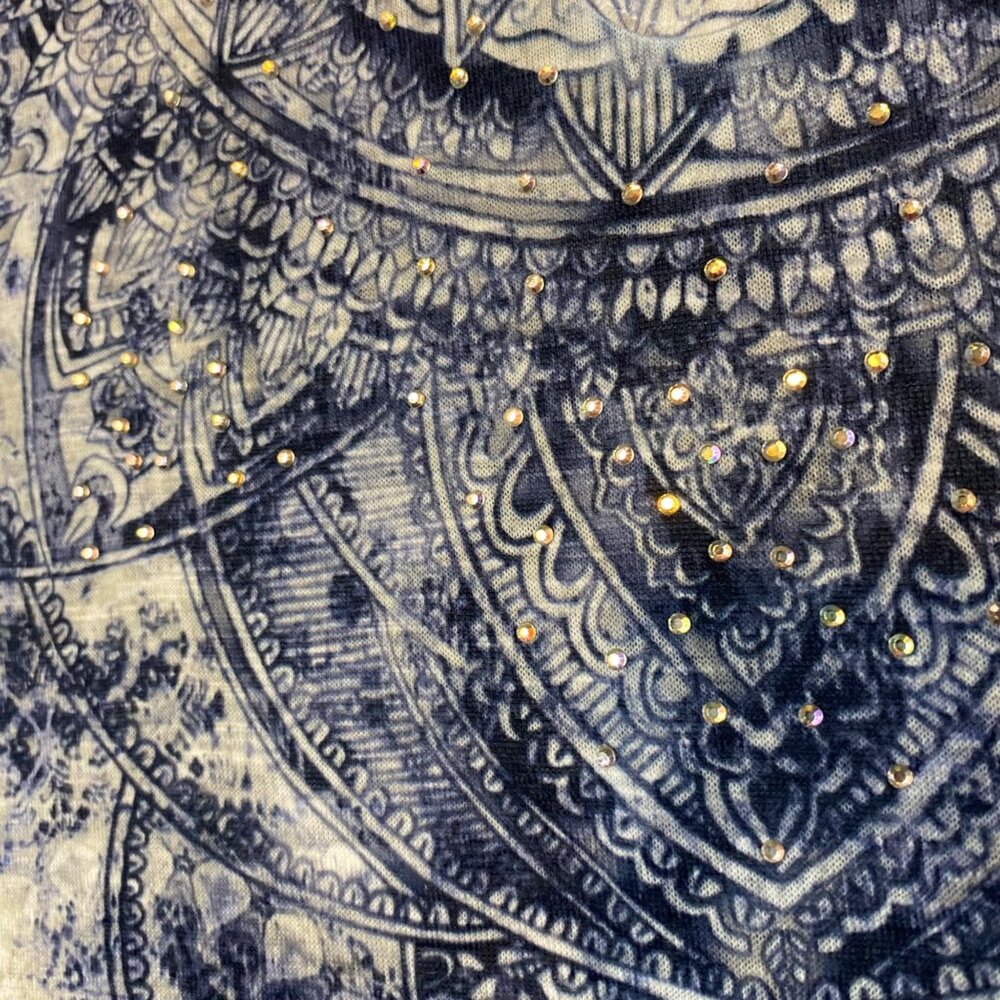 Time And Tru Womens Blue White Paisley Print Shirt Crochet Back Size Small Flora - Picture 2 of 5